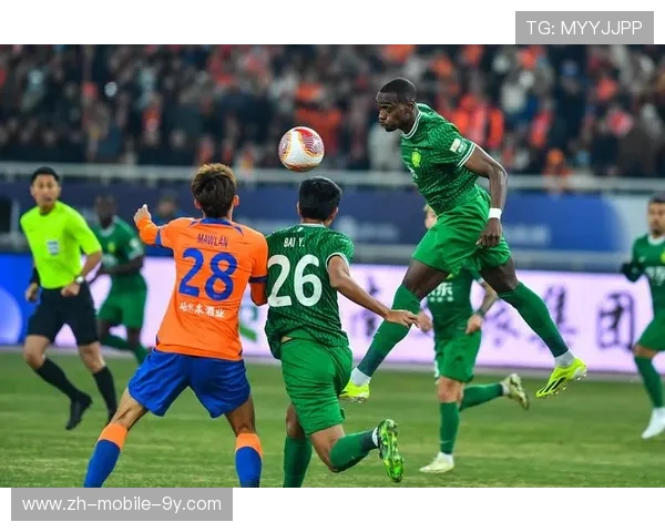 聚焦当代足球运动员成长道路与职业发展趋势的深度探索与观察