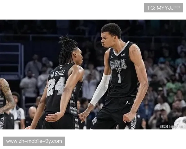 2018年火箭队与马刺队季前赛精彩对决回顾与分析 2018年火箭队与马刺队季前赛精彩对决回顾与分析