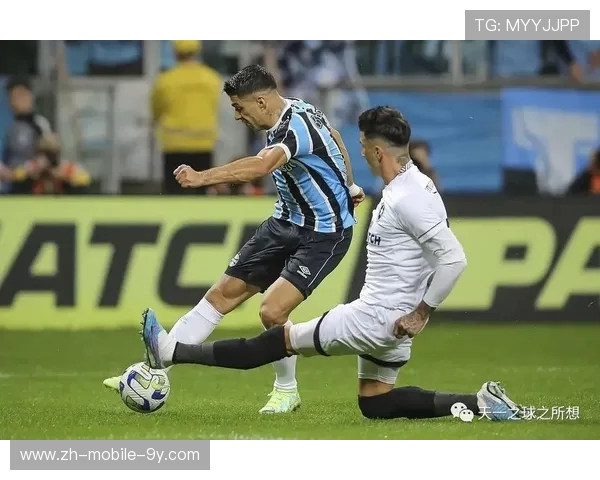 切洛与巴伊亚的精彩对决展现足球魅力与战术智慧的较量 切洛与巴伊亚的精彩对决展现足球魅力与战术智慧的较量